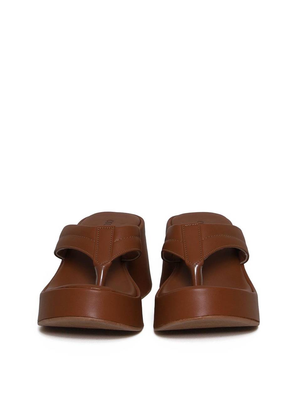 Tamanco Plataforma de Dedo com Detalhes de Costura - Castor SDI-11663 - CS