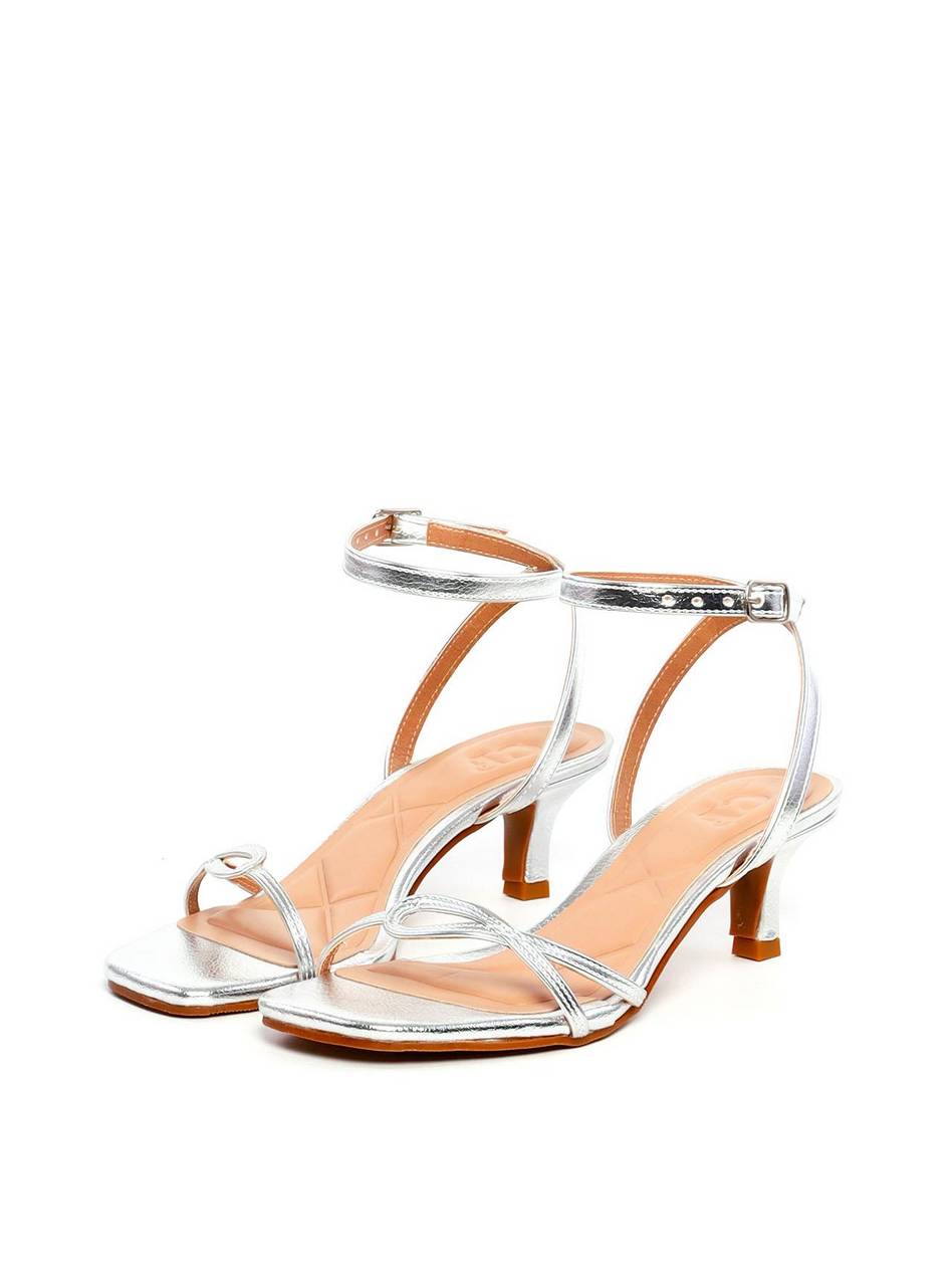 Sandália com Salto Fino e Recorte Geométrico - Prata SDI-11930 - PT