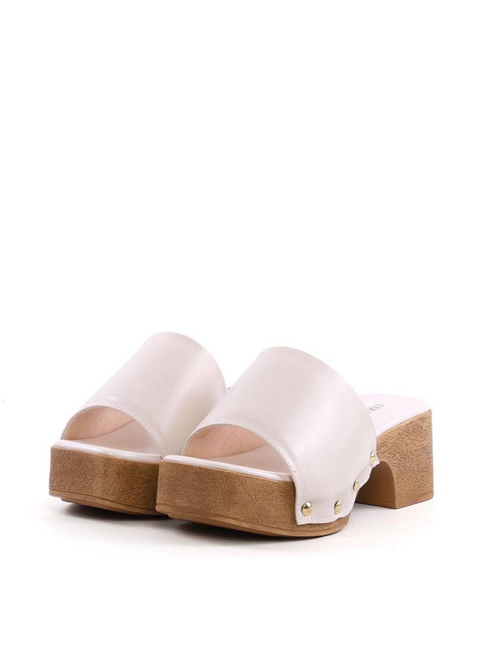 Tamanco Clog com Tachas Laterais - Fenno SDI-12095 - FE