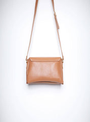 Bolsa Saddle Pequena Couro Alça Regulável Castor BSI-5739 - CS