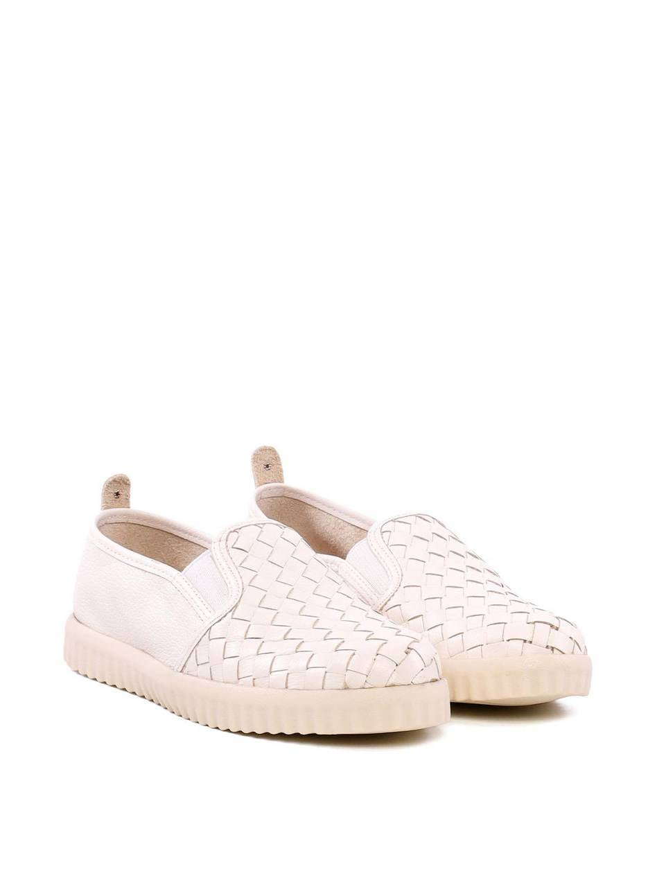 Tênis Slip On em Couro com Detalhe em Tressê - Fenno SP - 12192 - FE