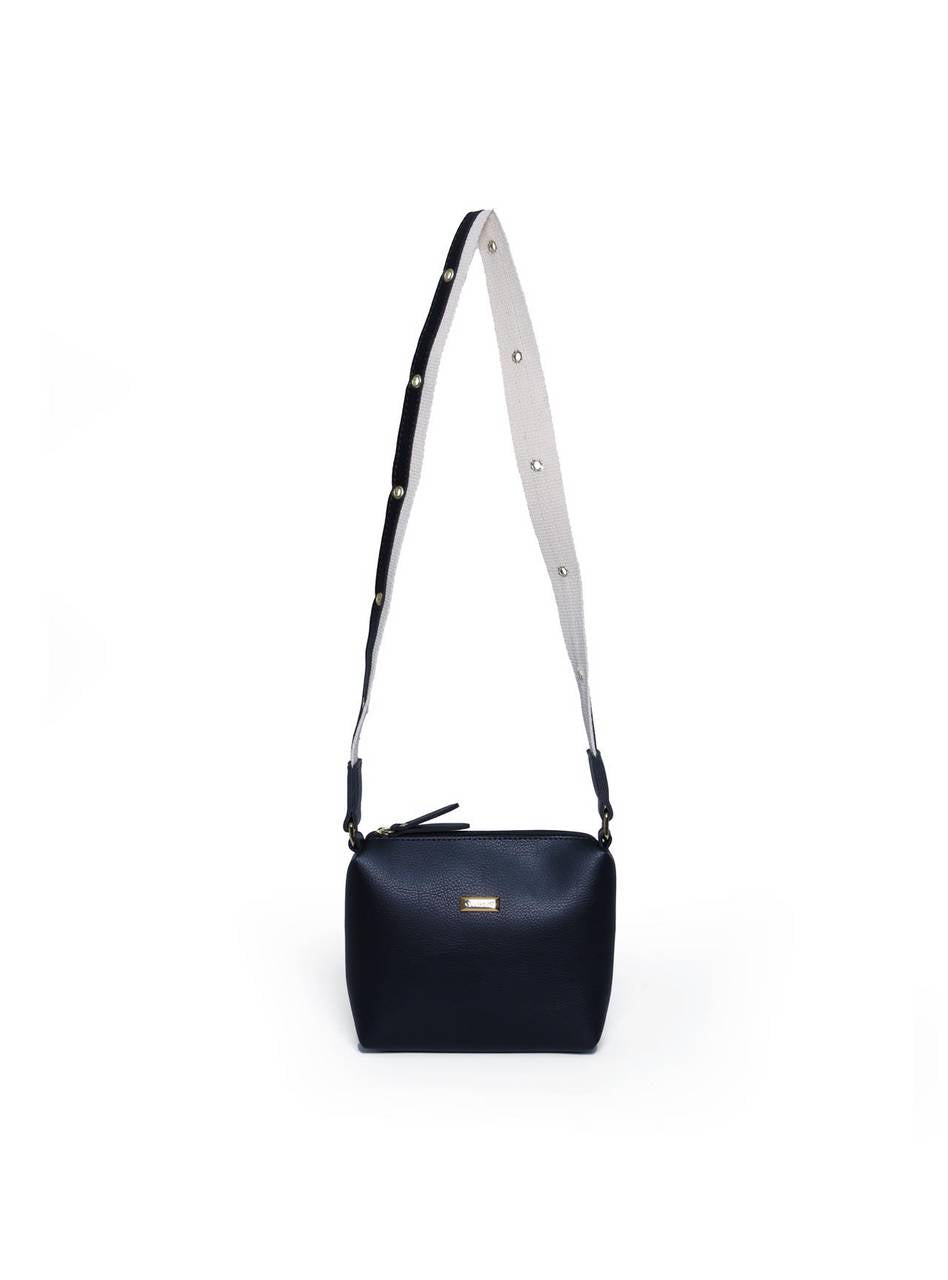 Bolsa Carteiro Tiracolo Sintético Alça com Ilhós Preta - BSI-5968 - PR BSI-5968 - PR