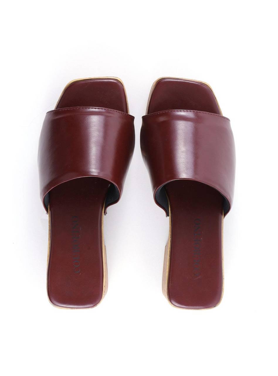 Tamanco Clog com Tachas Laterais - Vinho SDI-12095 - VI