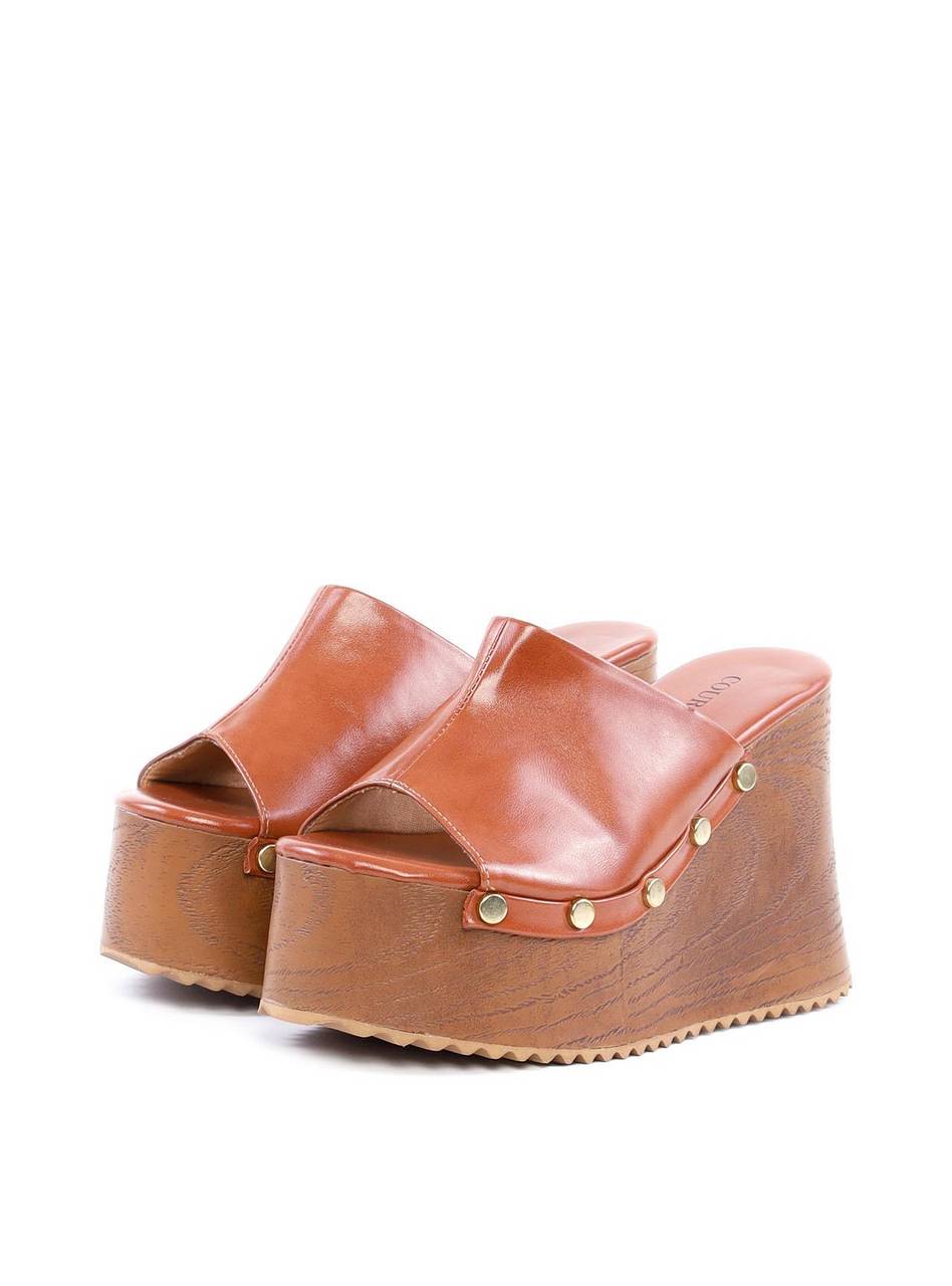 Tamanco Plataforma com Tachas Laterais - Castor BSI-11858 - CS