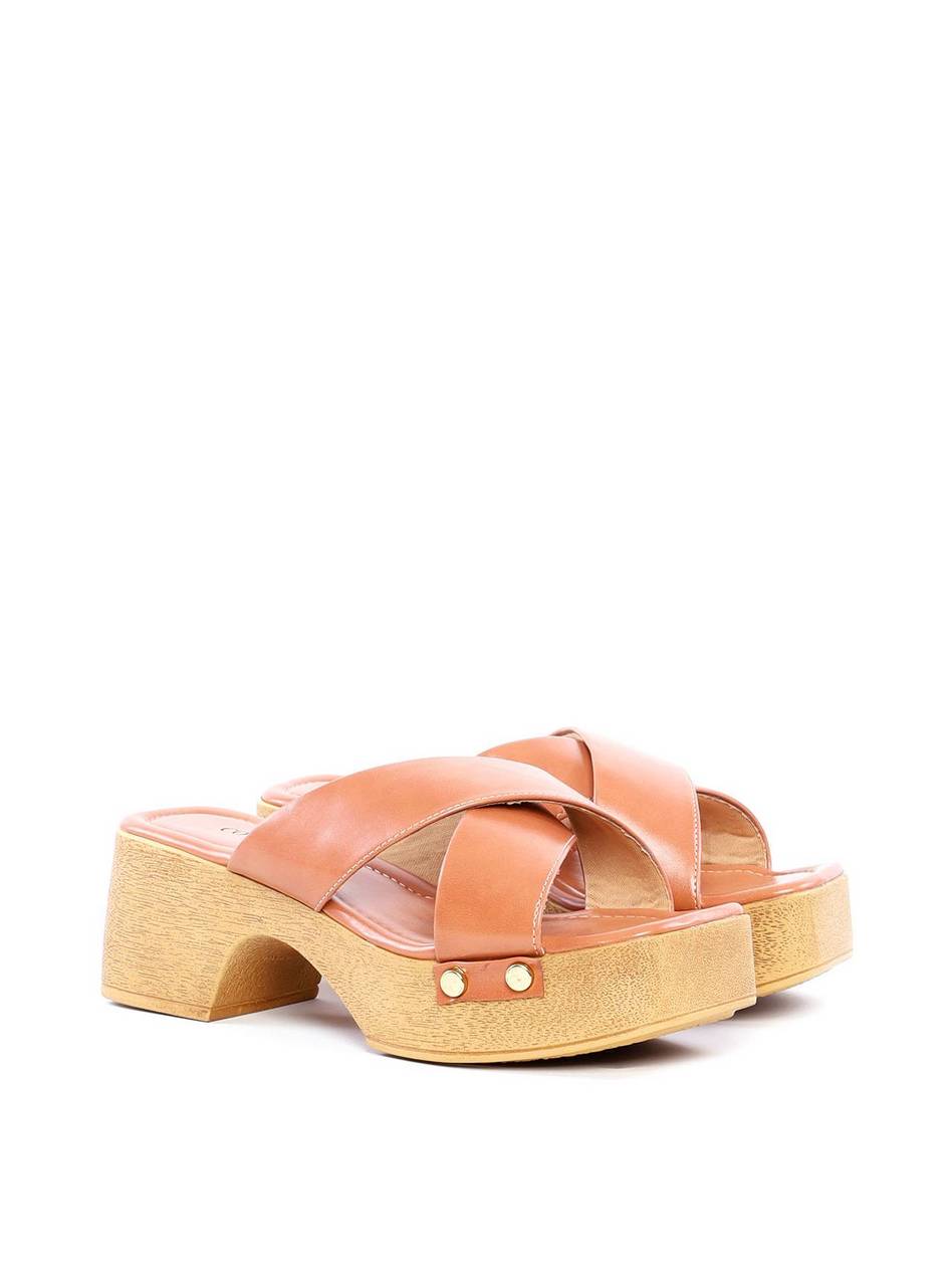 Tamanco Plataforma com Tiras Cruzadas e Tachas - Nude SDI-11855 - NU